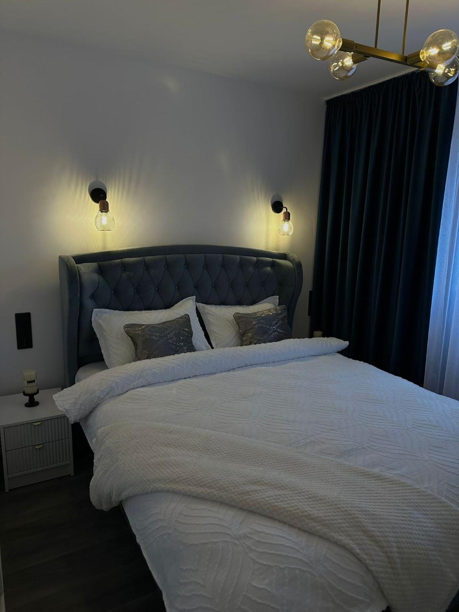Evelyn Apartment Bistriţa Buitenkant foto